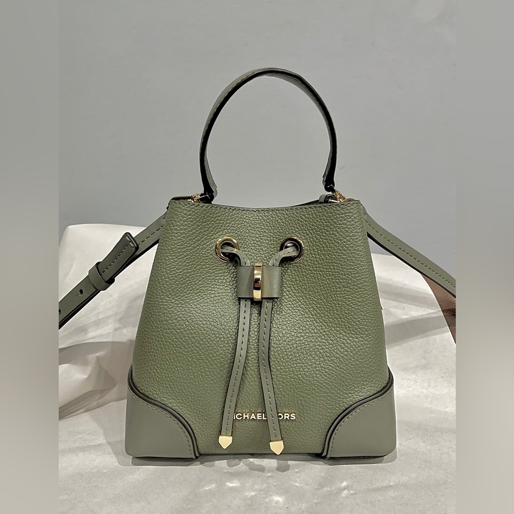 MICHAEL KORS ARMY GREEN EXTRA SMALL MERCER GALLERY CROSSBODY BUCKET BAG NWT